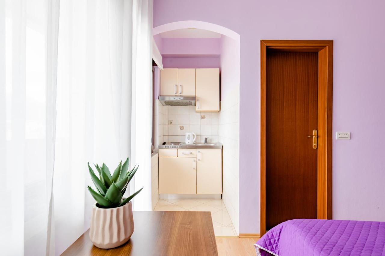 Apartments Mara Каштела Экстерьер фото